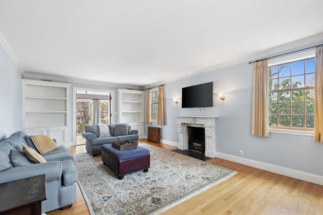 440 Wolcott St, Newton, MA 02466