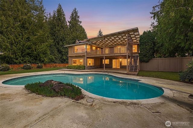 8957 188th Street SW, Edmonds, WA 98026