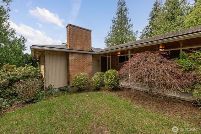 8957 188th Street SW, Edmonds, WA 98026