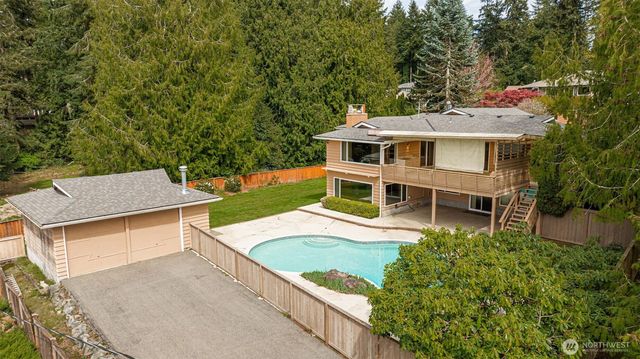 8957 188th Street SW, Edmonds, WA 98026