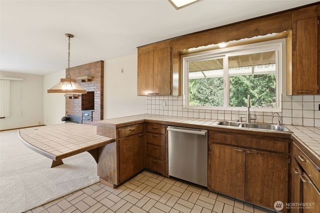 8957 188th Street SW, Edmonds, WA 98026