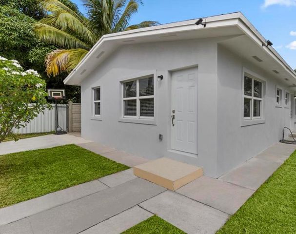 1101 NW 26TH Street, Miami, FL 33127