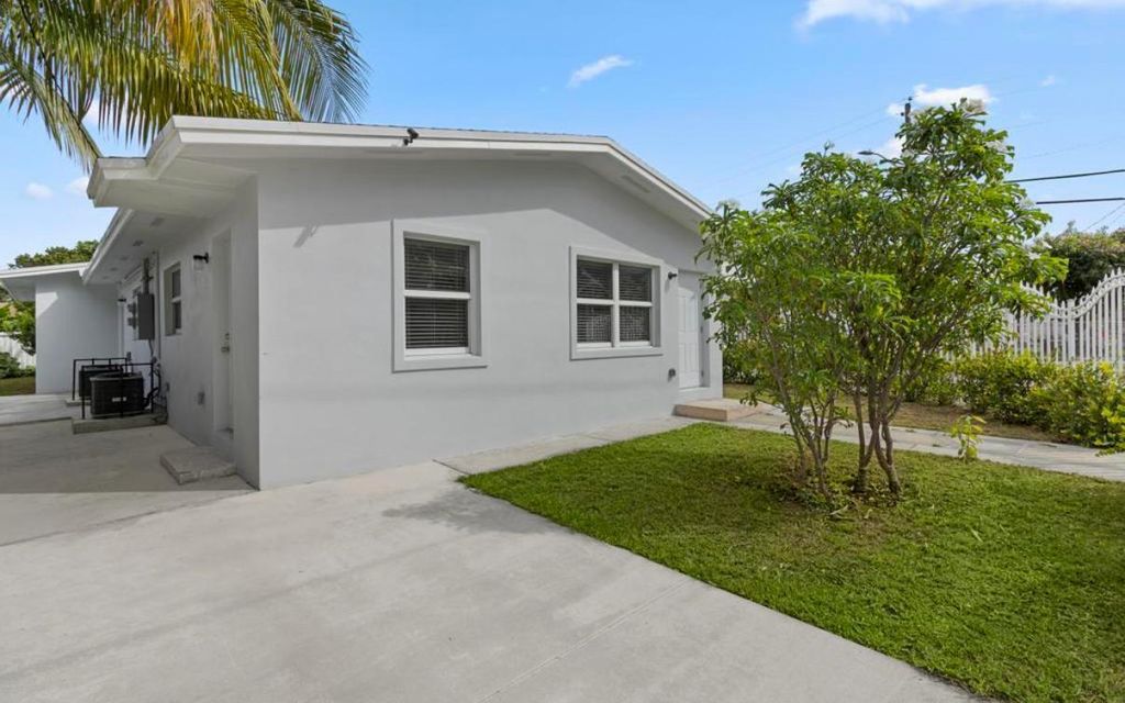 1101 NW 26TH Street, Miami, FL 33127