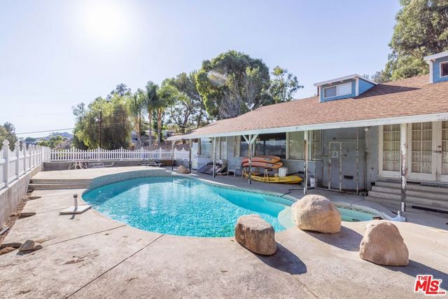 27933 Magic Mountain Lane, Canyon Country, CA 91387