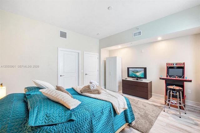 5300 NW 87th Avenue 612, Doral, FL 33178