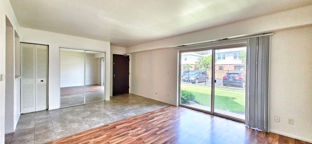 3223 W Lake Avenue 1C, Glenview, IL 60026