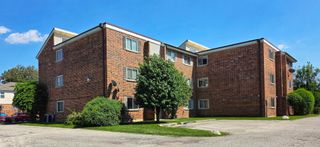 3223 W Lake Avenue 1C, Glenview, IL 60026