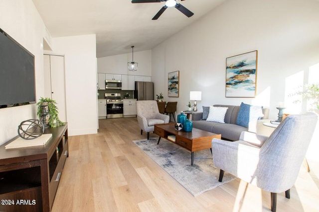 2130 W CAMINO Street 5, Mesa, AZ 85201