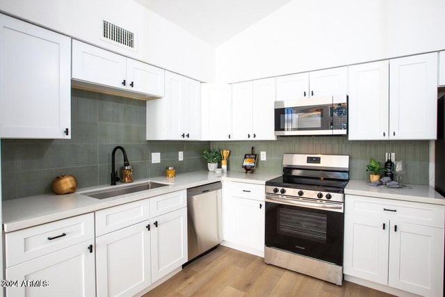 2130 W CAMINO Street 5, Mesa, AZ 85201