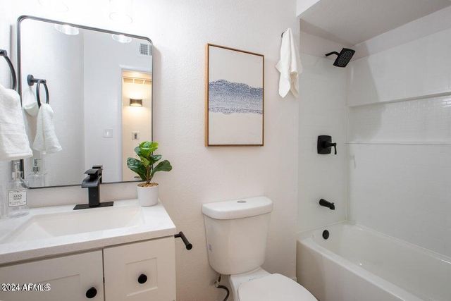 2130 W CAMINO Street 5, Mesa, AZ 85201