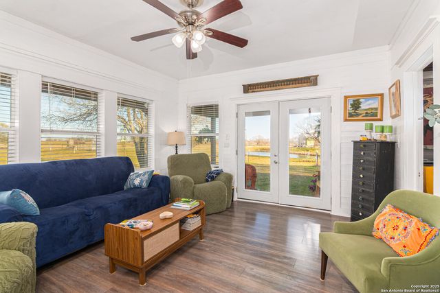 7150 Linne, Seguin, TX 78155