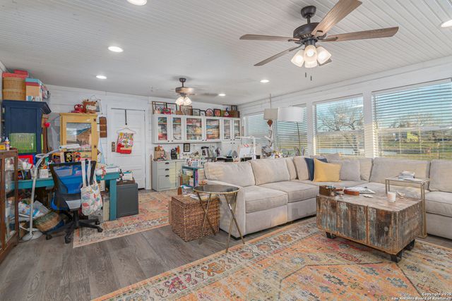 7150 Linne, Seguin, TX 78155