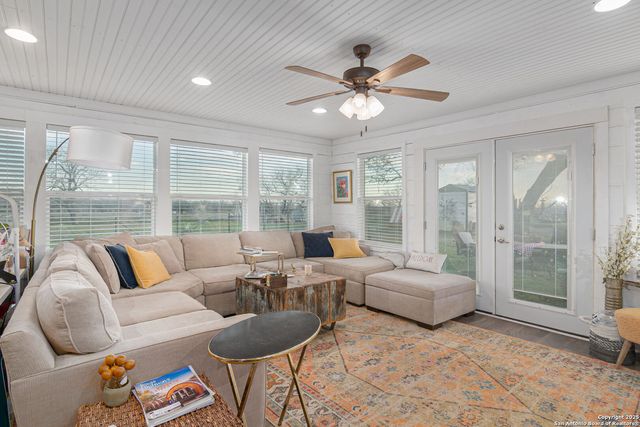 7150 Linne, Seguin, TX 78155