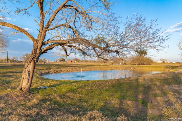 7150 Linne, Seguin, TX 78155