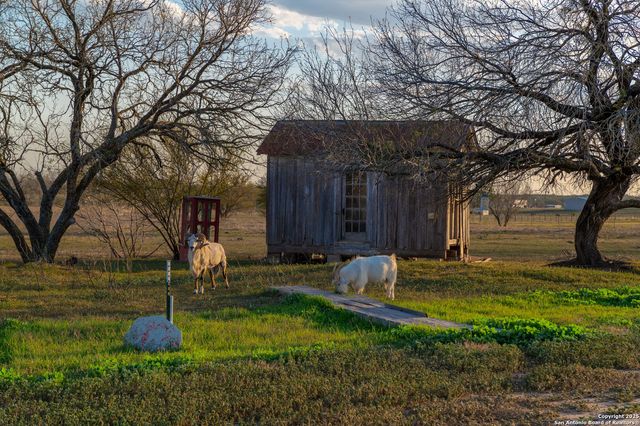 7150 Linne, Seguin, TX 78155