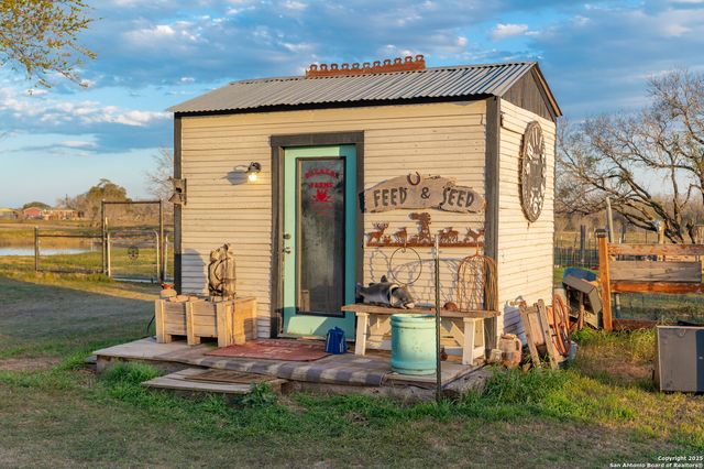 7150 Linne, Seguin, TX 78155