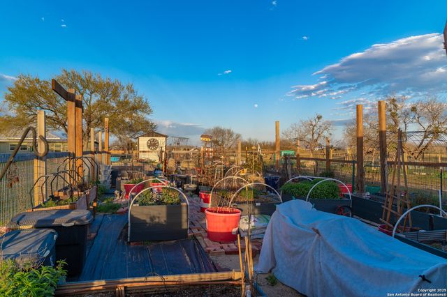 7150 Linne, Seguin, TX 78155