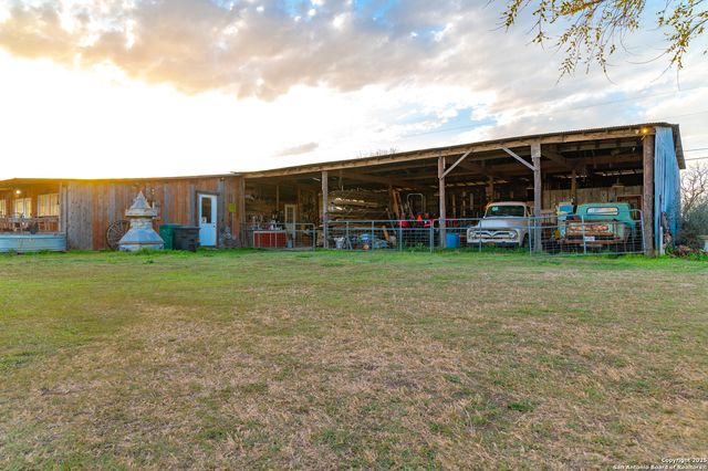 7150 Linne, Seguin, TX 78155