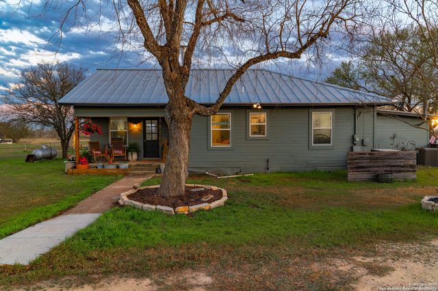 7150 Linne, Seguin, TX 78155