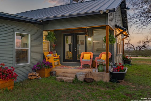 7150 Linne, Seguin, TX 78155