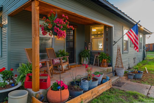 7150 Linne, Seguin, TX 78155