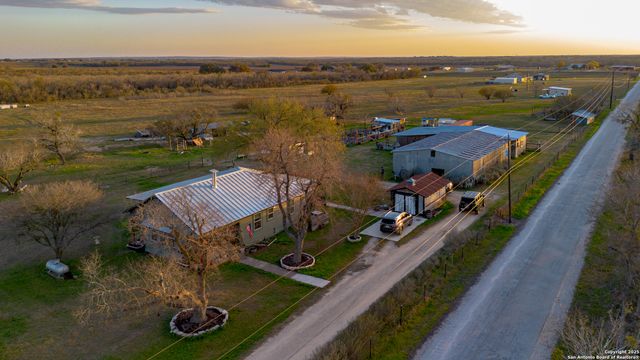 7150 Linne, Seguin, TX 78155