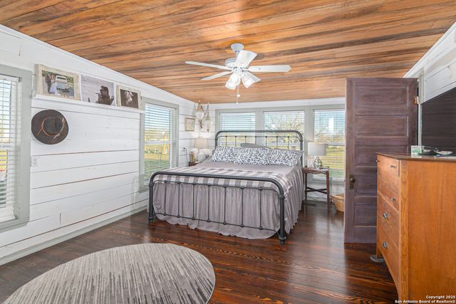 7150 Linne, Seguin, TX 78155