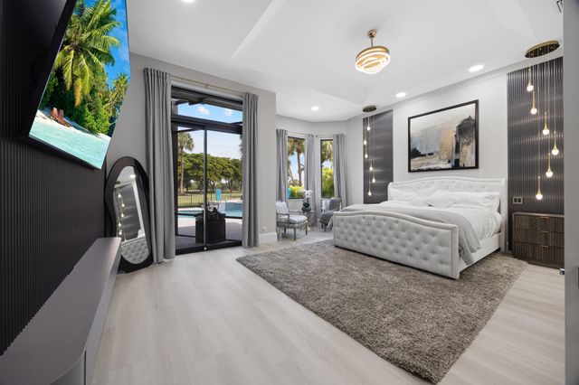 10253 Shireoaks Lane, Boca Raton, FL 33498