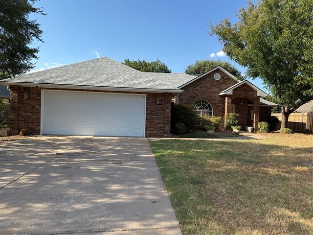 1231 Douglas Circle, Noble, OK 73068