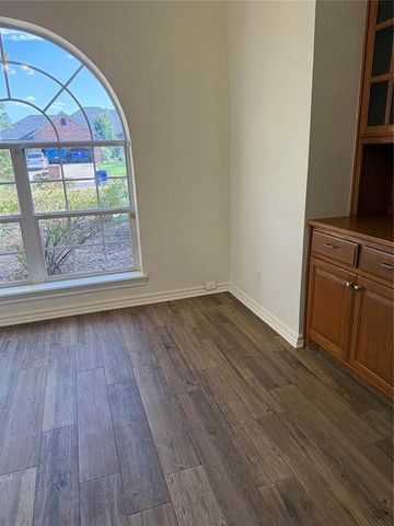 1231 Douglas Circle, Noble, OK 73068