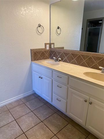 1231 Douglas Circle, Noble, OK 73068