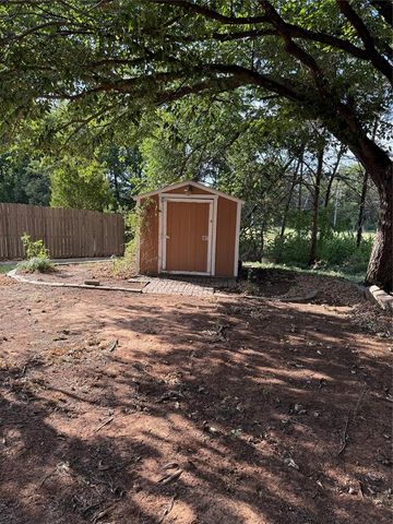 1231 Douglas Circle, Noble, OK 73068