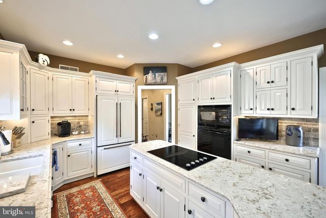 245 ORCHARD DR, Hanover, PA 17331