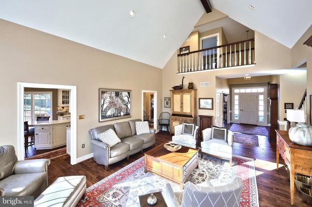 245 ORCHARD DR, Hanover, PA 17331