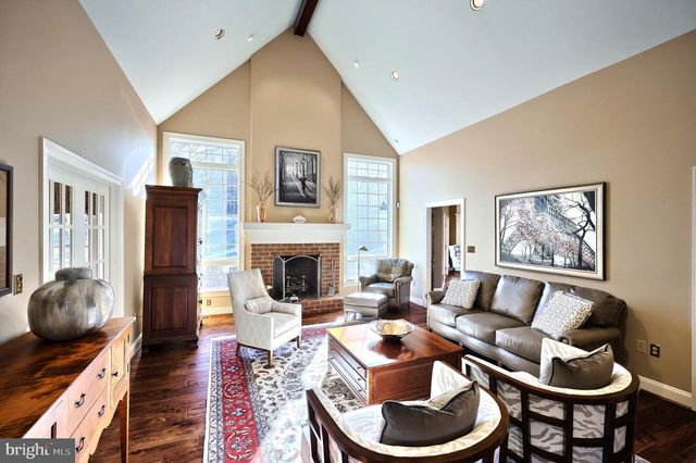 245 ORCHARD DR, Hanover, PA 17331