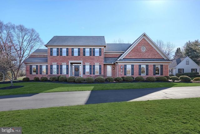 245 ORCHARD DR, Hanover, PA 17331