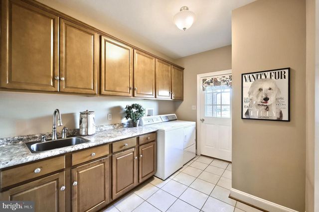 245 ORCHARD DR, Hanover, PA 17331