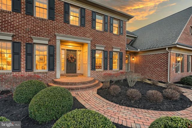 245 ORCHARD DR, Hanover, PA 17331