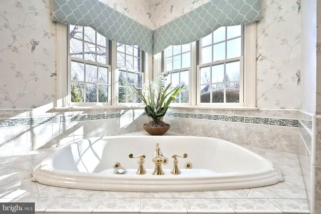 245 ORCHARD DR, Hanover, PA 17331