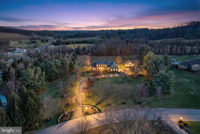 245 ORCHARD DR, Hanover, PA 17331