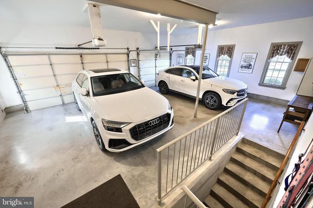 245 ORCHARD DR, Hanover, PA 17331