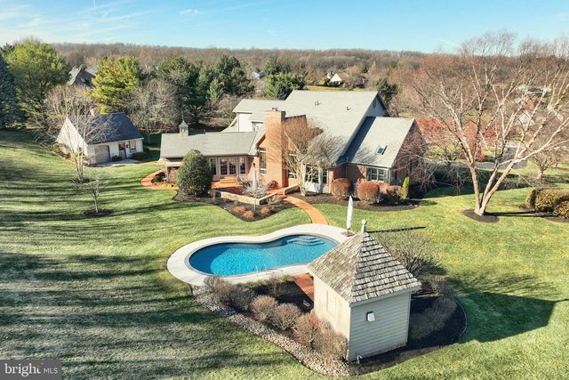 245 ORCHARD DR, Hanover, PA 17331