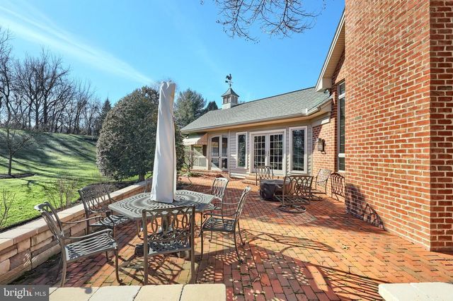 245 ORCHARD DR, Hanover, PA 17331