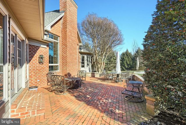 245 ORCHARD DR, Hanover, PA 17331