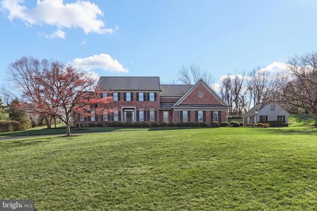 245 ORCHARD DR, Hanover, PA 17331