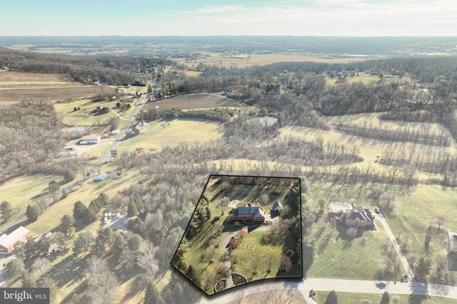 245 ORCHARD DR, Hanover, PA 17331