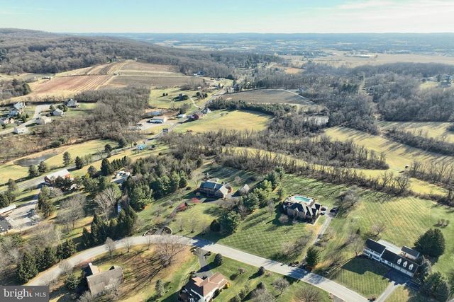 245 ORCHARD DR, Hanover, PA 17331