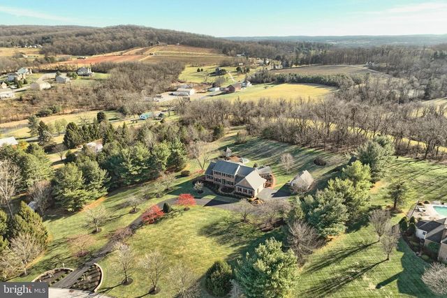 245 ORCHARD DR, Hanover, PA 17331