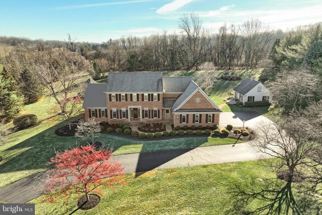 245 ORCHARD DR, Hanover, PA 17331