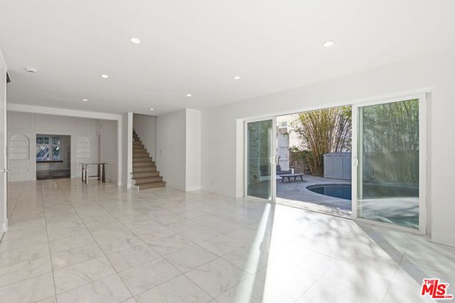 2633 N Commonwealth Avenue, Los Angeles, CA 90027